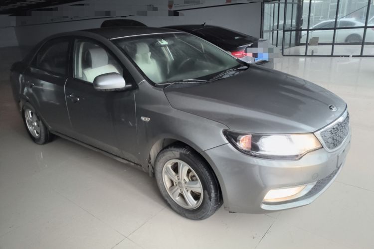 Used Kia Forte 2014 1.6L MT GL Front Right 45 Deg