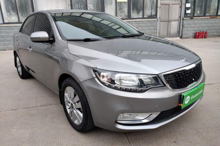 Used Kia Forte 2014 1.6L MT GLS Front Right 45 Deg