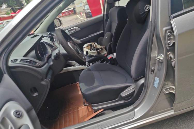 Used Kia Forte 2014 1.6L MT GL Left Front Seat
