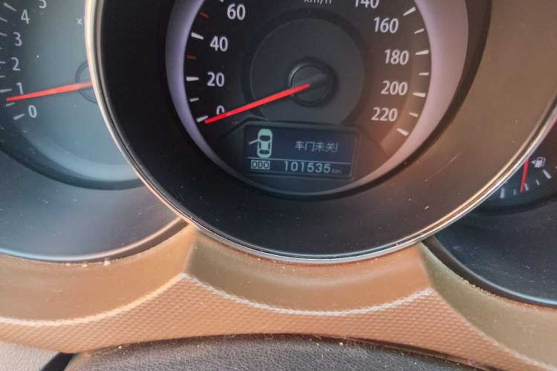 Used Kia Forte 2014 1.6L AT Premium Special Odometer Close Up