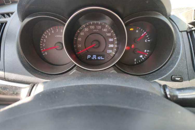 Used Kia Forte 2014 1.6L AT GL Odometer Close Up