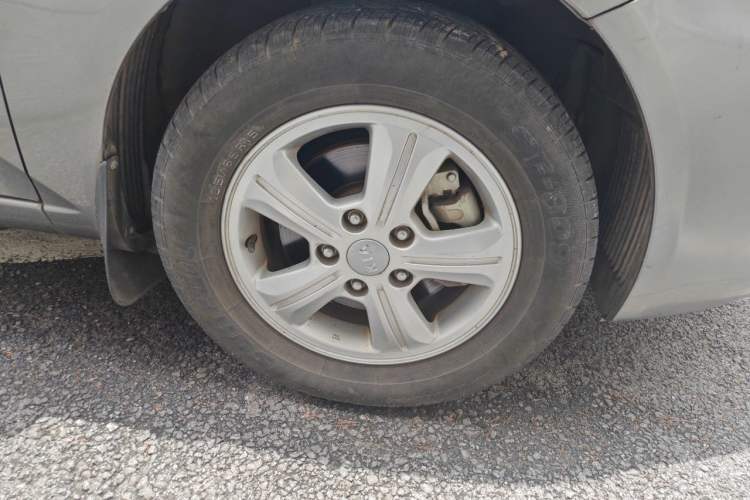 Used Kia Forte 2014 1.6L MT GL Right Front Wheel Hub