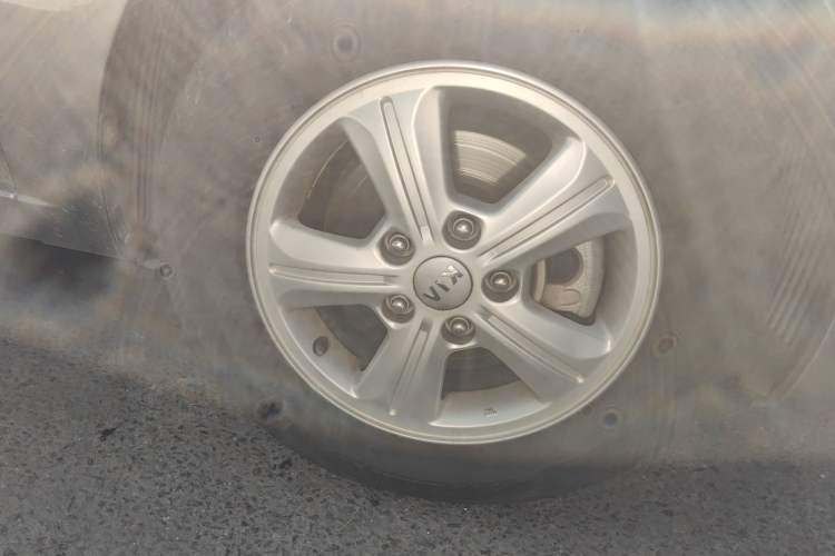 Used Kia Forte 2014 1.6L AT GL Right Front Wheel Hub