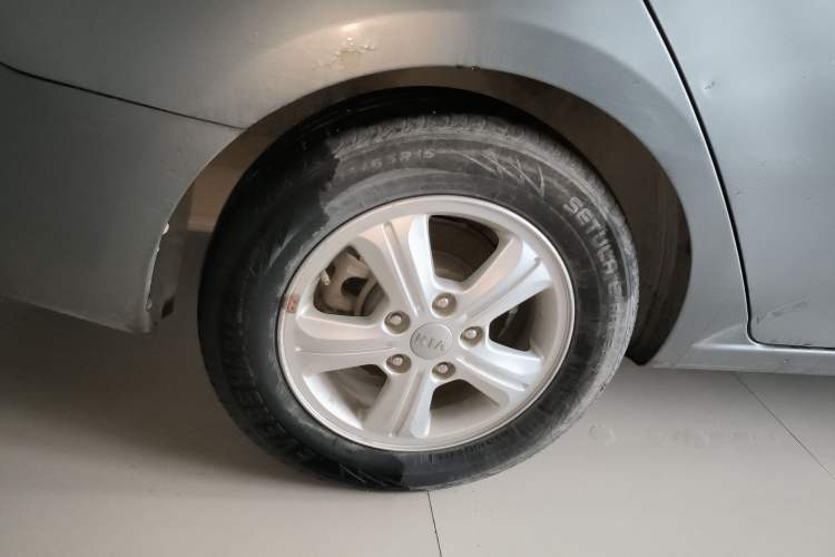 Used Kia Forte 2014 1.6L MT GL Right Rear Wheel Hub