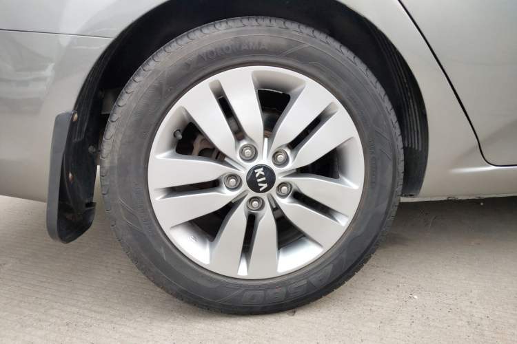Used Kia Forte 2014 1.6L MT GLS Right Rear Wheel Hub