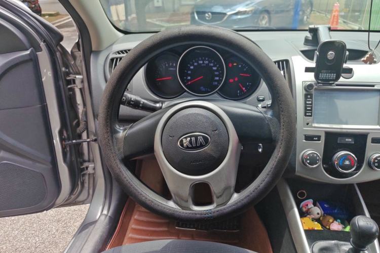 Used Kia Forte 2014 1.6L MT GL Steering Wheel