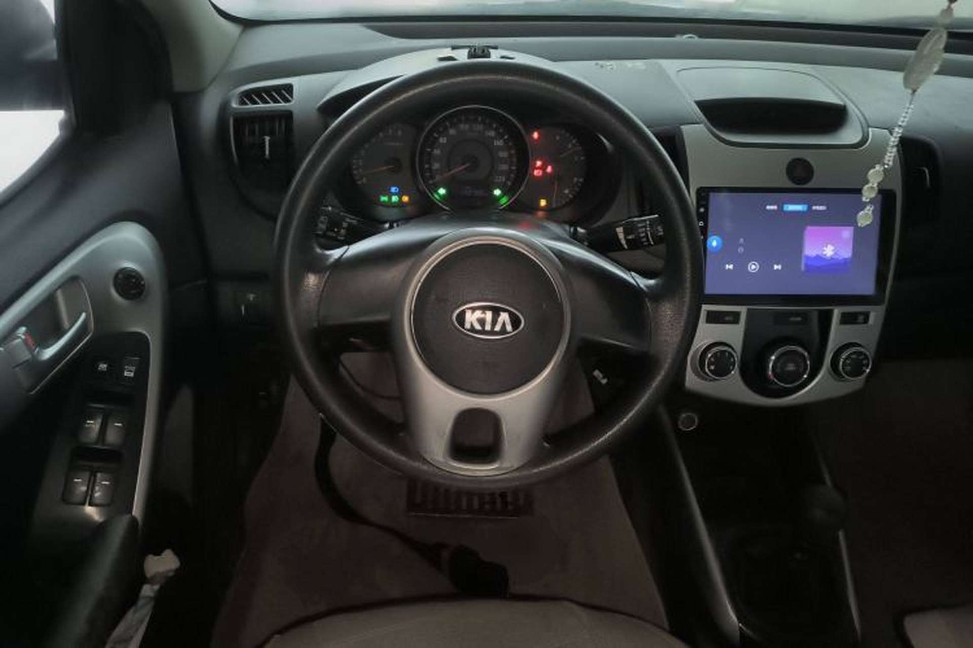 Used Kia Forte 2014 1.6L MT GL Steering Wheel