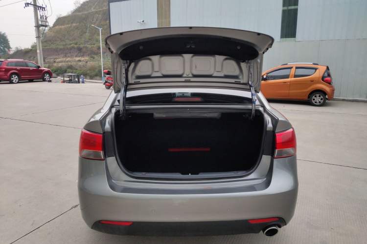 Used Kia Forte 2014 1.6L MT GLS Trunk