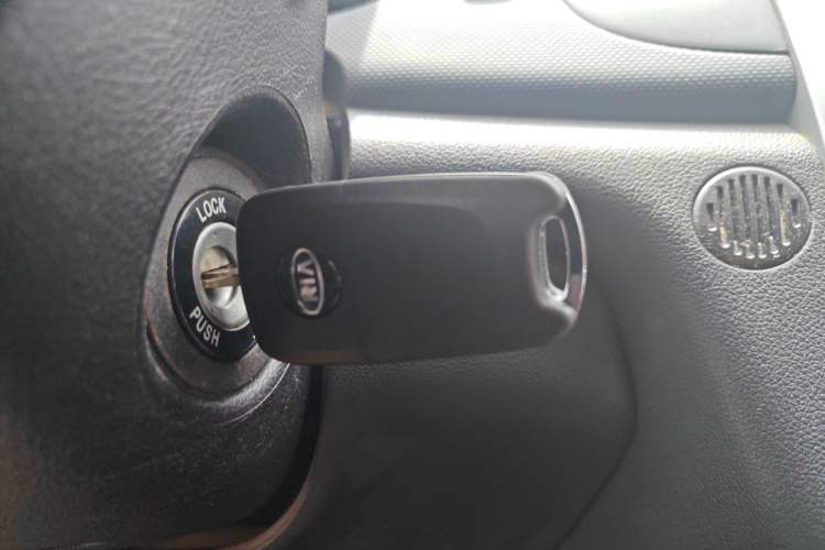 Used Kia Forte 2014 1.6L MT GL Vehicle Key