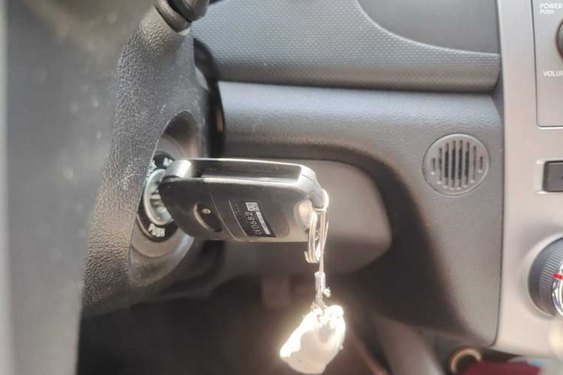 Used Kia Forte 2014 1.6L MT GL Vehicle Key