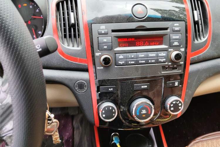 Used Kia Forte 2014 1.6L MT GL Audio And AC Panel