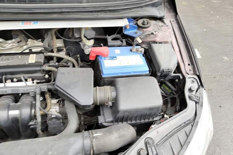Used Kia Forte 2014 1.6L MT GL Engine Bay Left