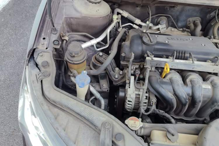 Used Kia Forte 2014 1.6L AT GL Engine Bay Right