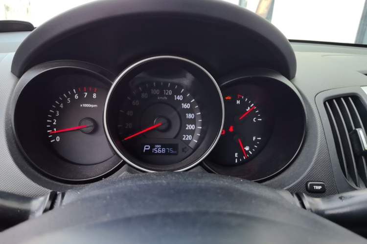 Used Kia Forte 2014 1.6L AT GL Instrument Cluster