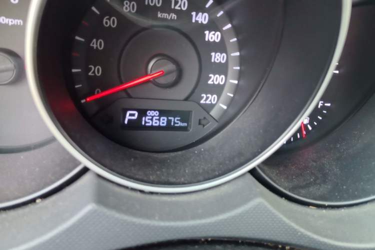 Used Kia Forte 2014 1.6L AT GL Odometer Close Up