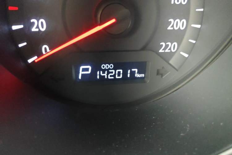 Used Kia Forte 2014 1.6L AT GL Odometer Close Up