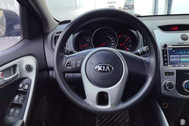 Used Kia Forte 2014 1.6L AT GL Steering Wheel