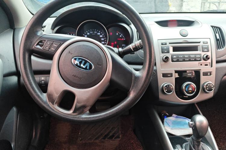 Used Kia Forte 2014 1.6L AT GL Steering Wheel