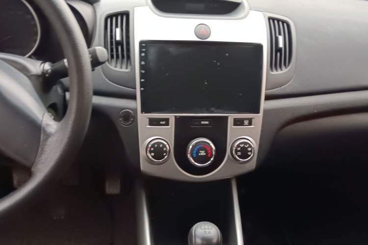 Used Kia Forte 2014 1.6L MT GL Audio And AC Panel
