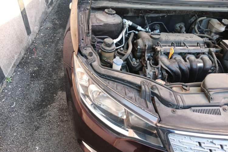 Used Kia Forte 2014 1.6L MT GL Engine Bay Right