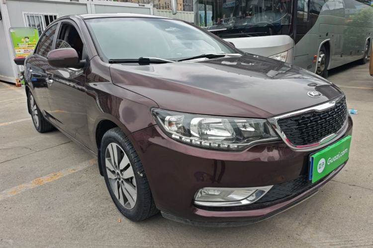 Used Kia Forte 2014 1.6L MT GLS Front Right 45 Deg