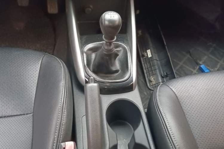 Used Kia Forte 2014 1.6L MT GL Gear Lever