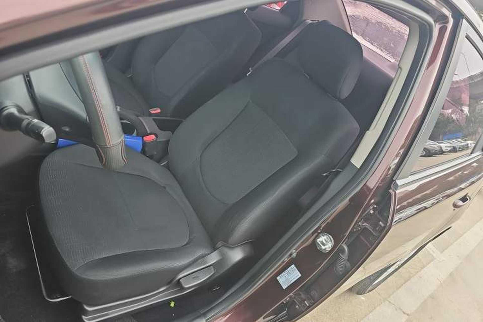 Used Kia Forte 2014 1.6L MT GL Left Front Seat