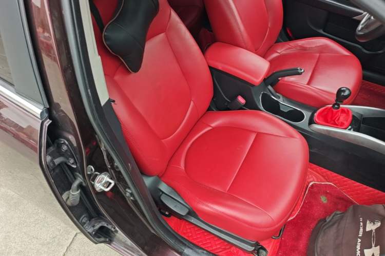 Used Kia Forte 2014 1.6L MT GLS Right Front Seat