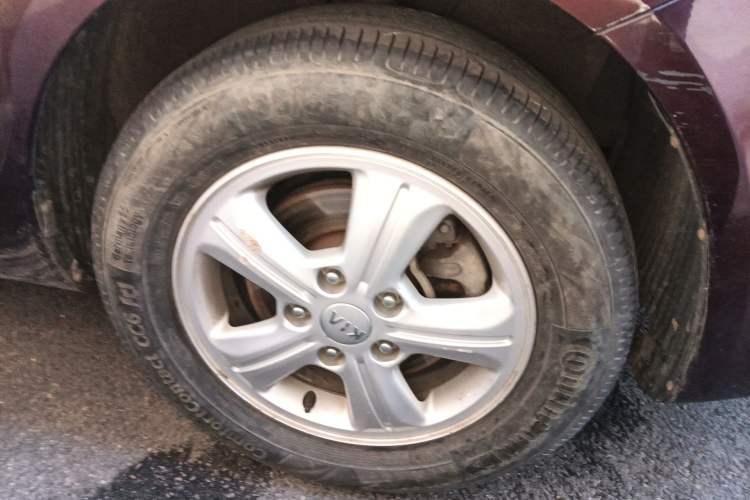 Used Kia Forte 2014 1.6L MT GL Right Front Wheel Hub