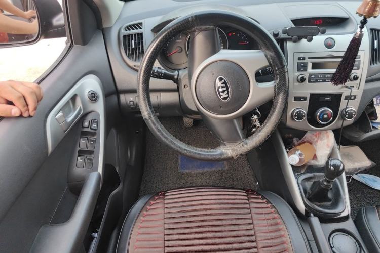 Used Kia Forte 2014 1.6L MT GL Steering Wheel