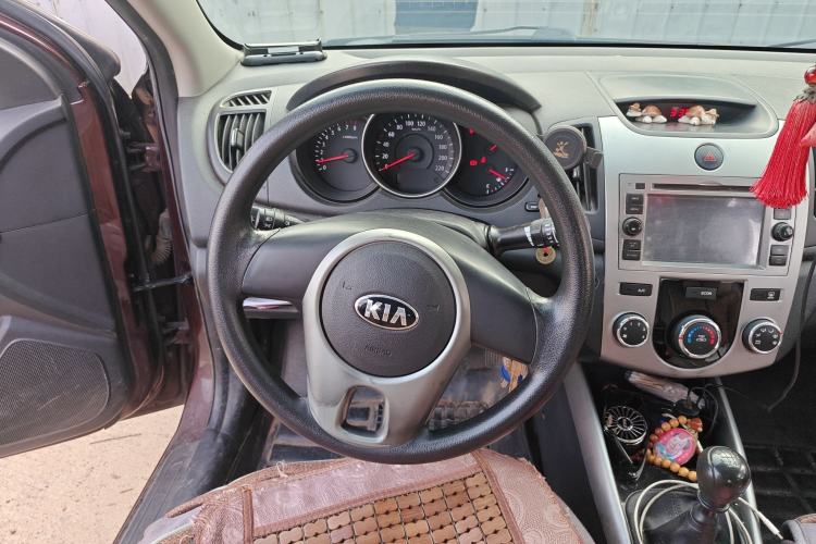 Used Kia Forte 2014 1.6L MT GL Steering Wheel