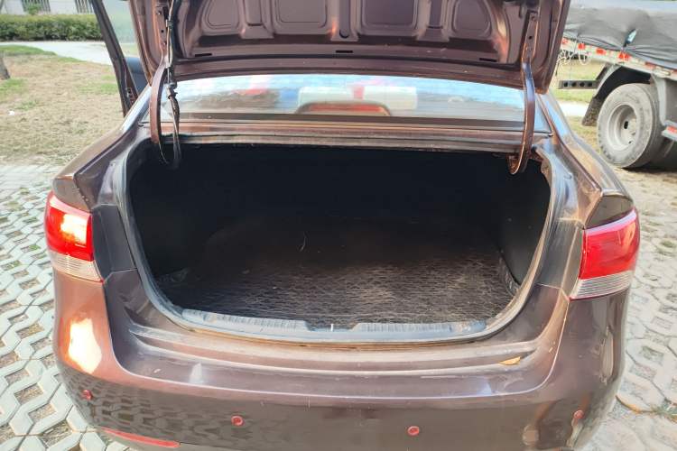 Used Kia Forte 2014 1.6L MT GL Trunk