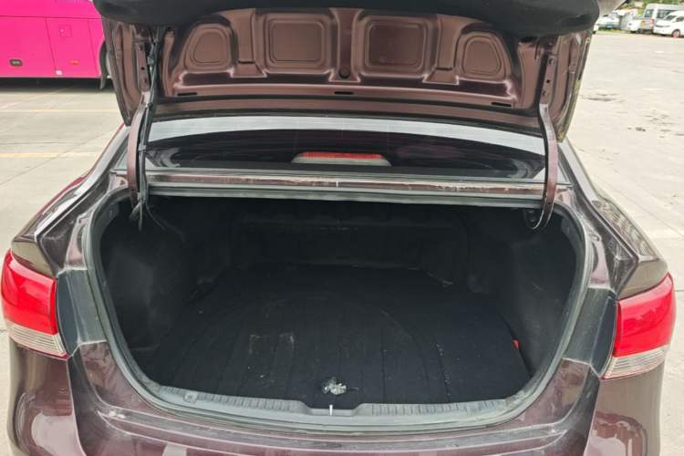 Used Kia Forte 2014 1.6L MT GLS Trunk