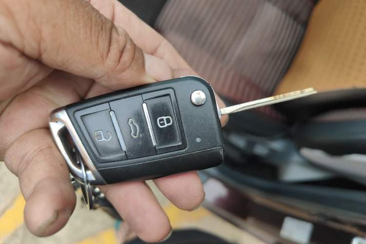 Used Kia Forte 2014 1.6L MT GL Vehicle Key