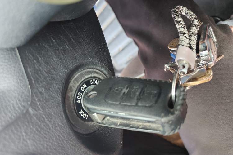 Used Kia Forte 2014 1.6L MT GL Vehicle Key