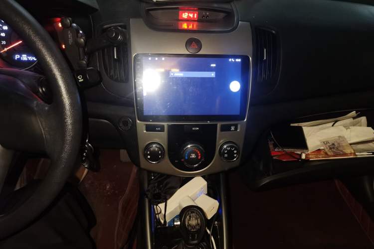 Used Kia Forte 2014 1.6L AT GL Audio And AC Panel