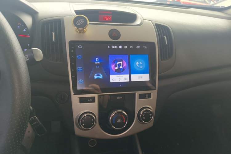 Used Kia Forte 2014 1.6L AT GL Audio And AC Panel