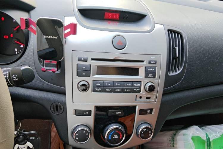 Used Kia Forte 2014 1.6L MT GL Audio And AC Panel