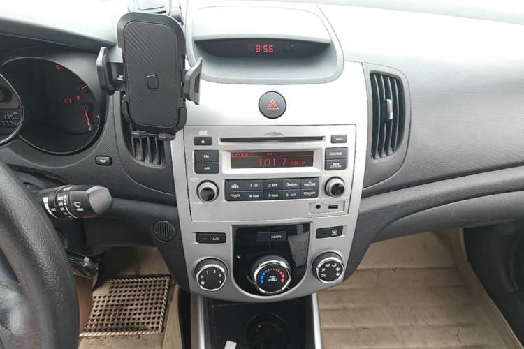 Used Kia Forte 2014 1.6L MT GLS Audio And AC Panel