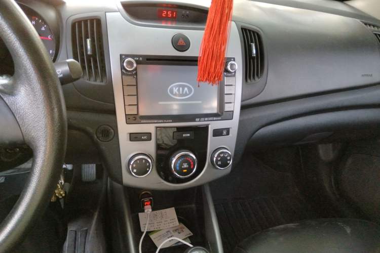 Used Kia Forte 2014 1.6L MT GLS Audio And AC Panel