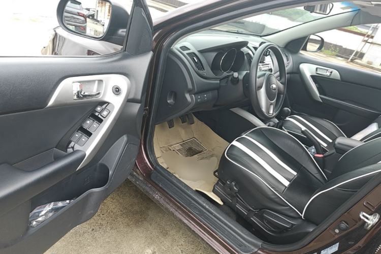 Used Kia Forte 2014 1.6L MT GLS Driver Seat