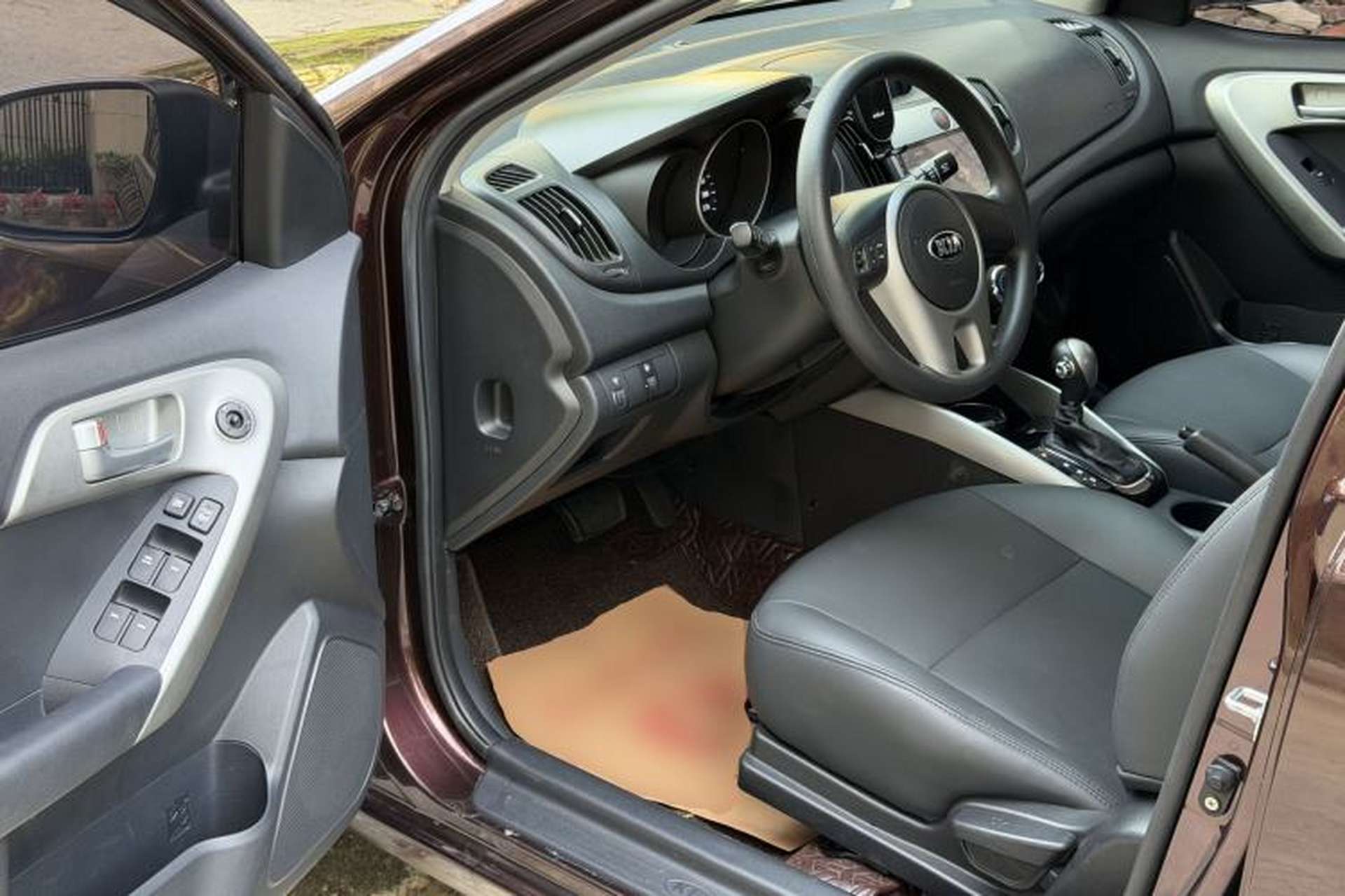 Used Kia Forte 2014 1.6L AT GL Driver Seat