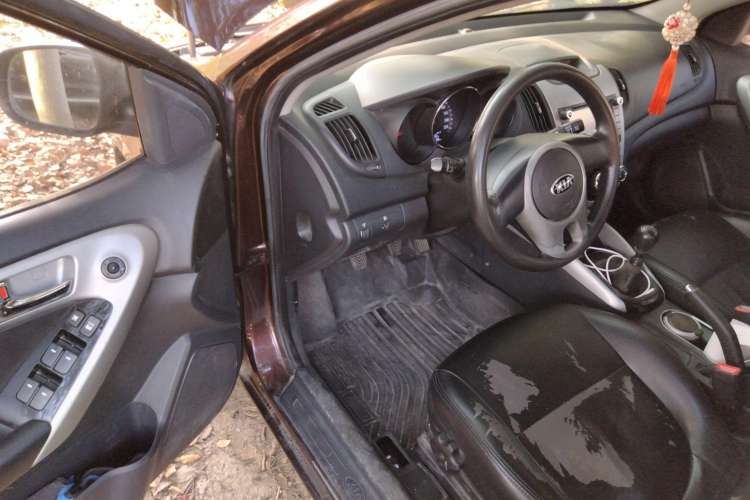 Used Kia Forte 2014 1.6L MT GLS Driver Seat