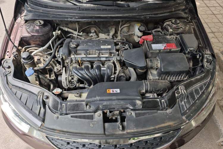 Used Kia Forte 2014 1.6L MT GL Engine Bay