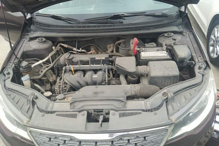 Used Kia Forte 2014 1.6L MT GL Engine Bay