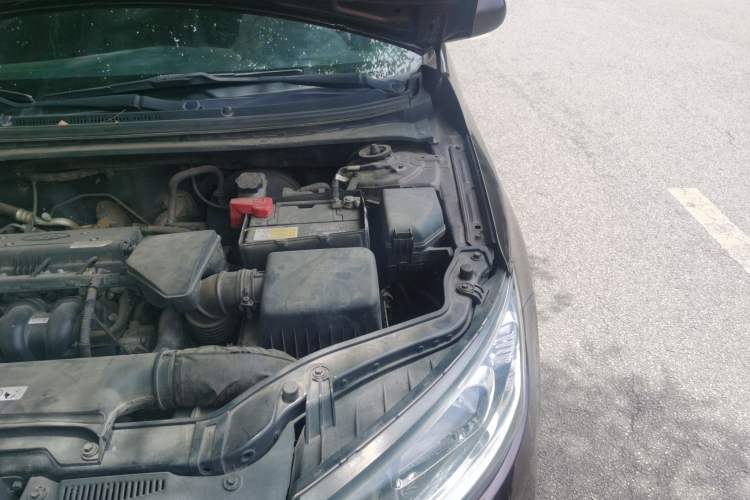 Used Kia Forte 2014 1.6L MT GL Engine Bay Left
