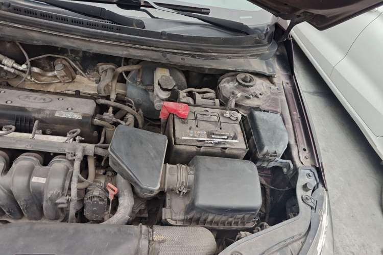 Used Kia Forte 2014 1.6L AT GLS Engine Bay Left