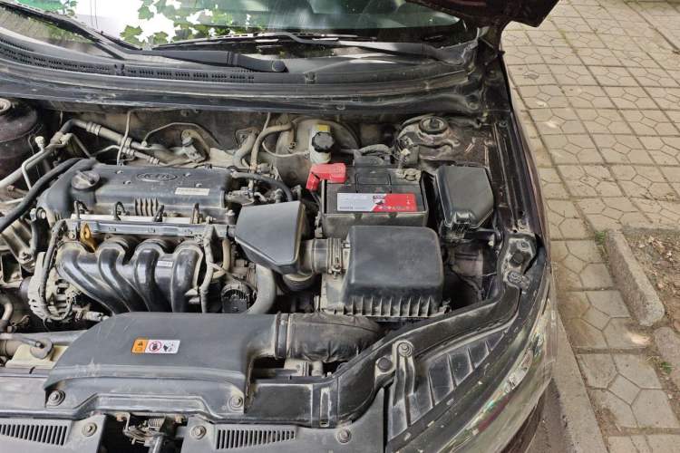 Used Kia Forte 2014 1.6L MT GL Engine Bay Left