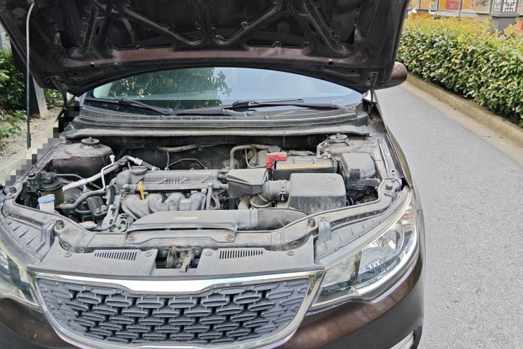 Used Kia Forte 2014 1.6L MT GL Engine Bay Left