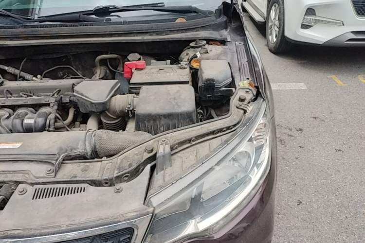 Used Kia Forte 2014 1.6L MT GLS Engine Bay Left